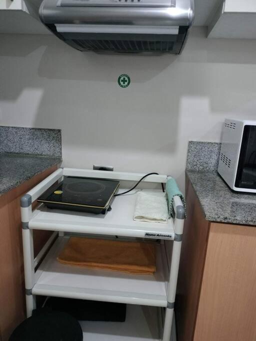 Cubao Manhattan Heights, Unit 8Bc Tower B, 1 Br Манила Экстерьер фото