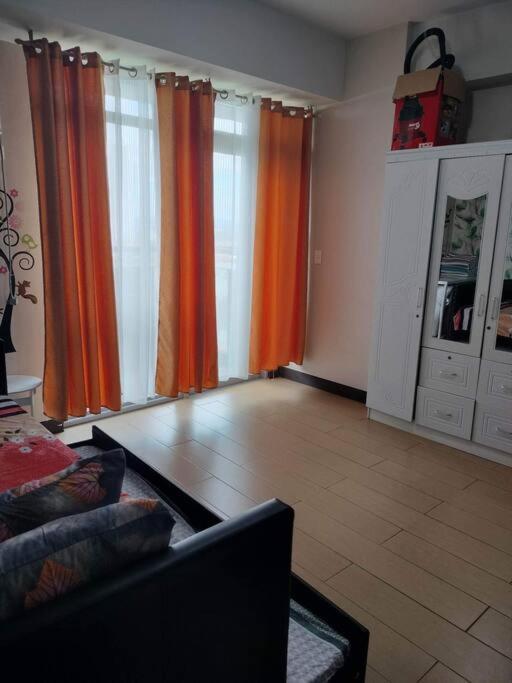 Cubao Manhattan Heights, Unit 8Bc Tower B, 1 Br Манила Экстерьер фото