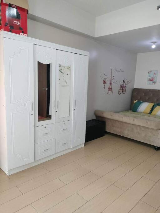 Cubao Manhattan Heights, Unit 8Bc Tower B, 1 Br Манила Экстерьер фото